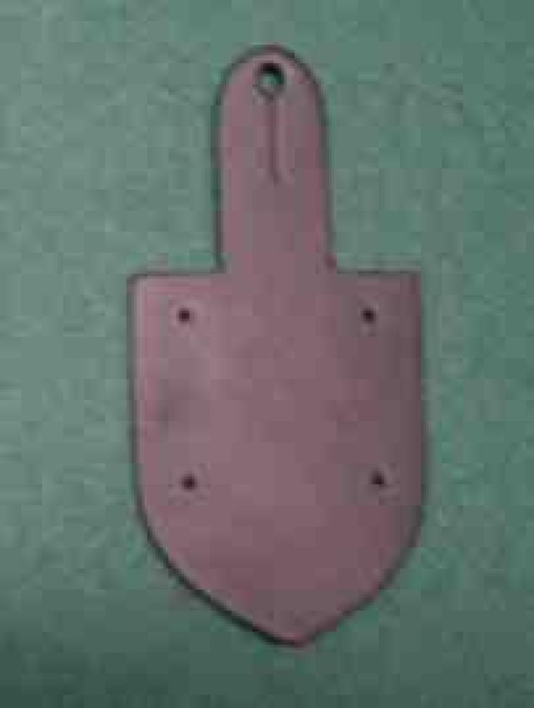 Porte-insigne en cuir 4 trous et 1 boutonnière