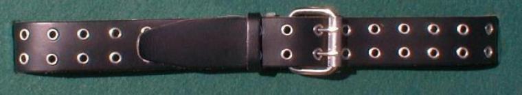Ceinture 1 1/2" en cuir épais avec oeillets